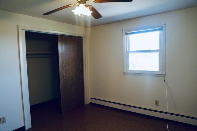 Building Photo - 497 State St