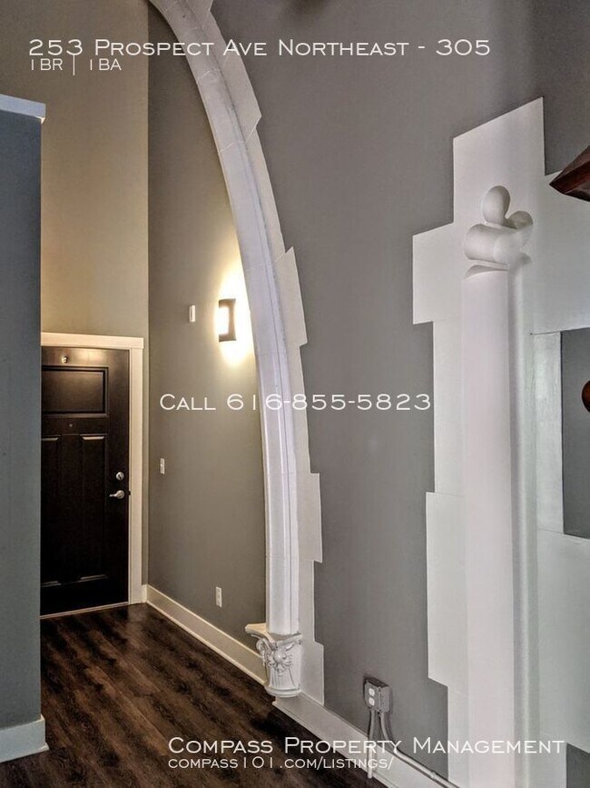 Building Photo - 253 Prospect Ave NE
