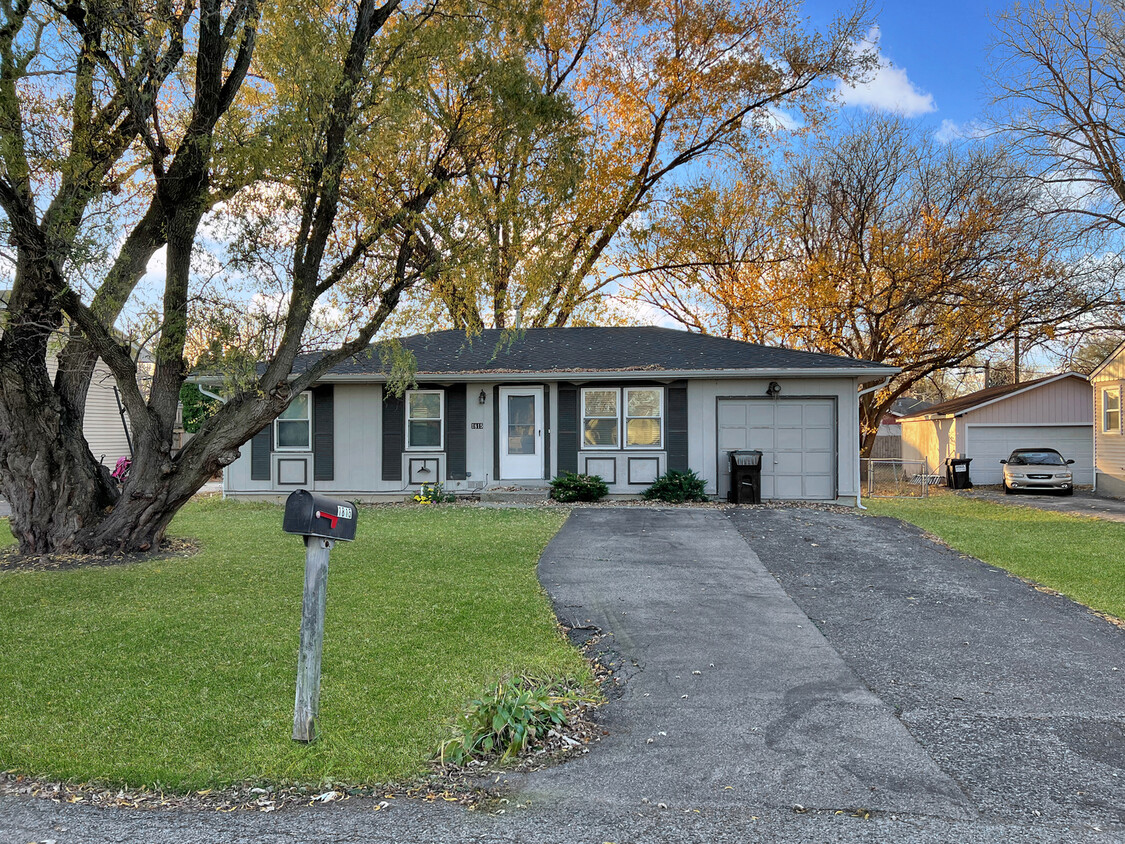 Primary Photo - 1815 Beach Rd