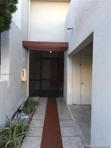 Primary Photo - 6564 Racquet Club Dr