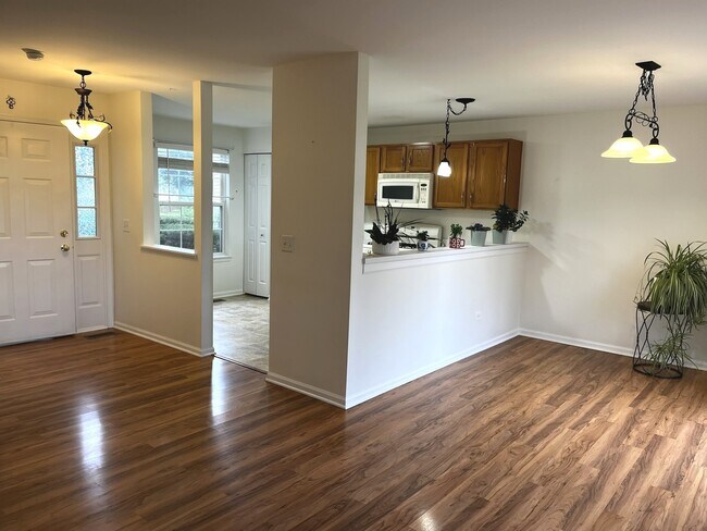 Building Photo - 2117 Orchard Ln