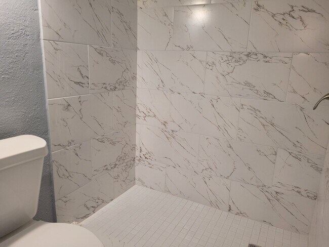 Foto del edificio - Lovely 3BD Home with Incredible Yard