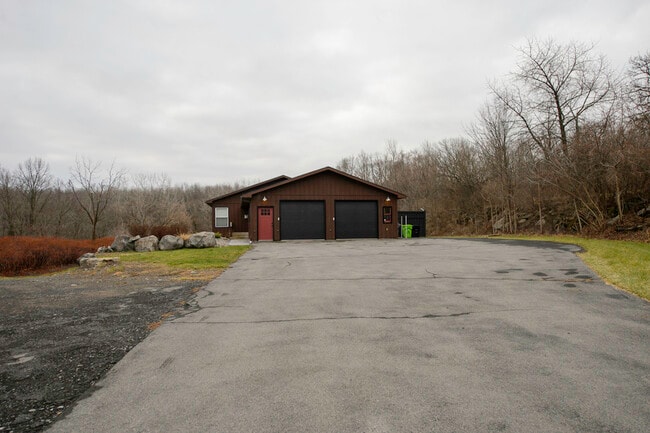 Foto del edificio - 4818 McDonald Rd