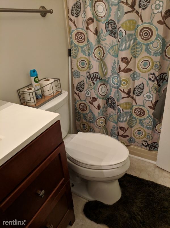 Foto del edificio - 1 br, 1.5 bath Townhome - Any Street Drive