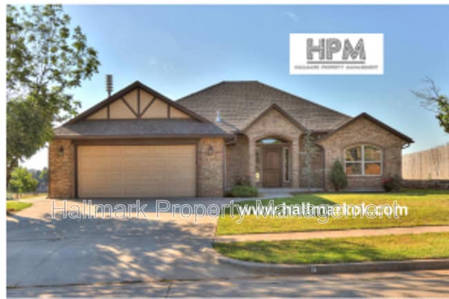 Photo - 508 Whispering Oaks Blvd House