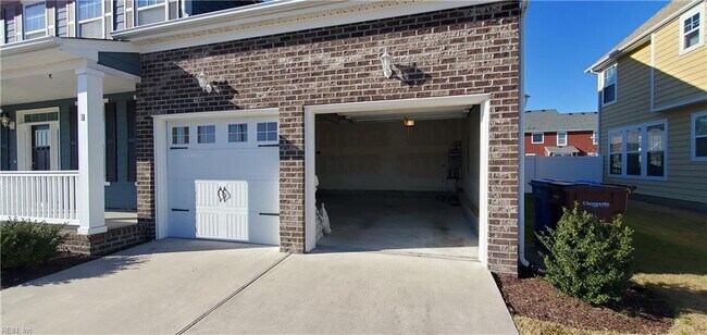 Building Photo - 2145 Bellflower Wy