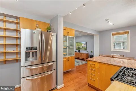 Foto del edificio - 103 N George Mason Dr