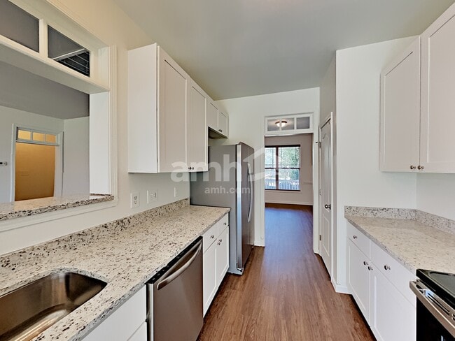 Building Photo - 1119 Bridlemine Dr