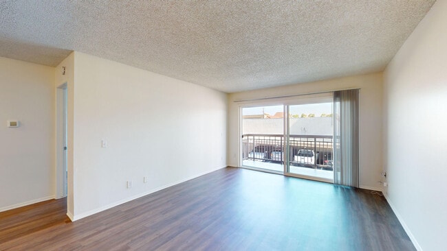 Interior Photo - Huntington Vista