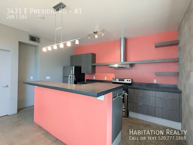 Foto del edificio - Rare opportunity to rent 2 bed/2 bath unit...