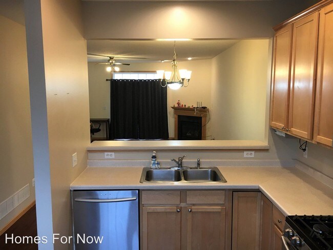 Foto del edificio - 3 br, 2.5 bath House - 15595 June Grass Lane