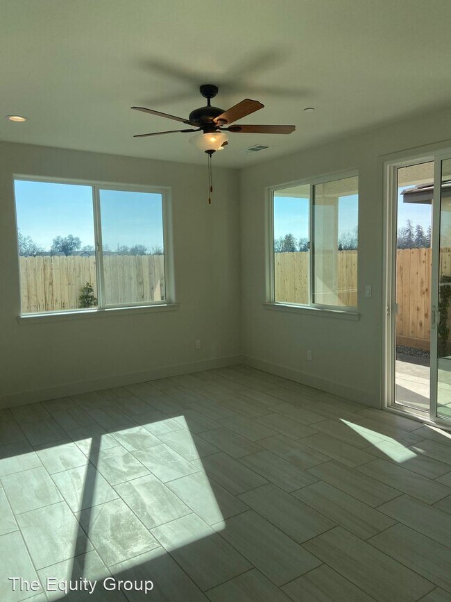 Building Photo - 4 br, 3 bath House - 3427 W. Good