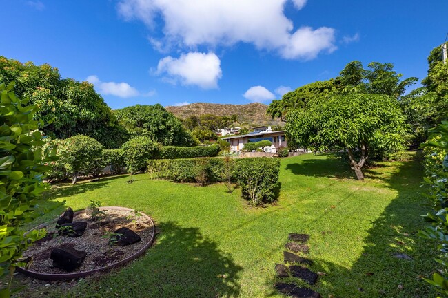 Building Photo - Diamond Head Mid-Century Modern Home