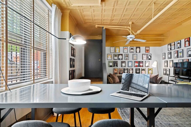 Building Photo - 3536 N Racine Ave