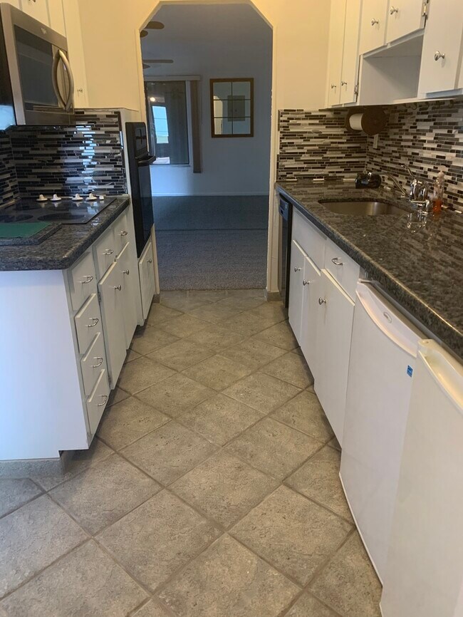 Building Photo - MIles Grant Condo 2/2 2nd floor 55+ commun...