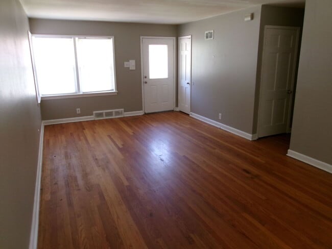 Building Photo - 1138 Bosworth Dr