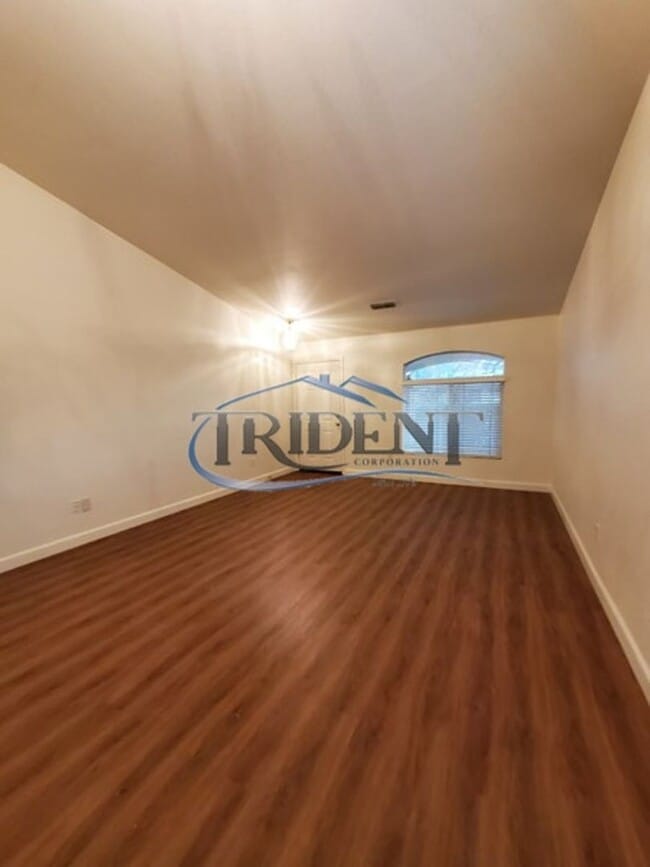 Building Photo - 4 bedroom 2 bath near schools and parks