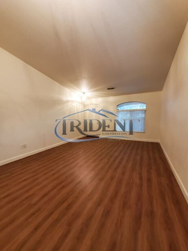 Foto del edificio - 4 bedroom 2 bath near schools and parks