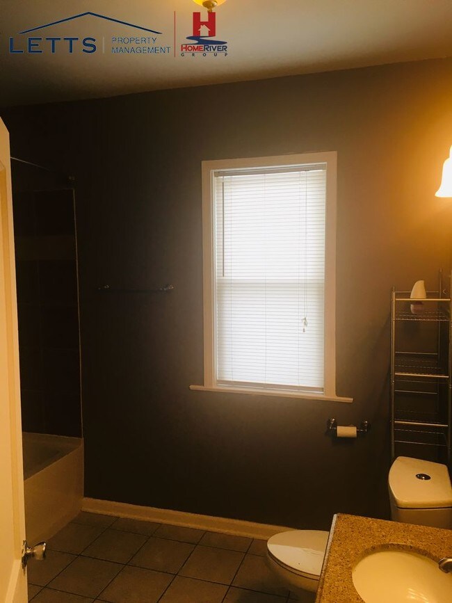 Foto del edificio - NEWLY RENOVATED 3 BDRM 1 BATH