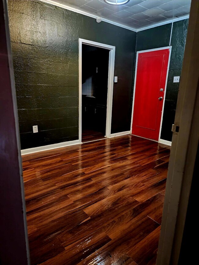 Foto del edificio - 3737 Maywood Ave