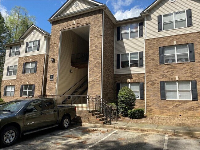 Building Photo - 3247 Fairington Dr