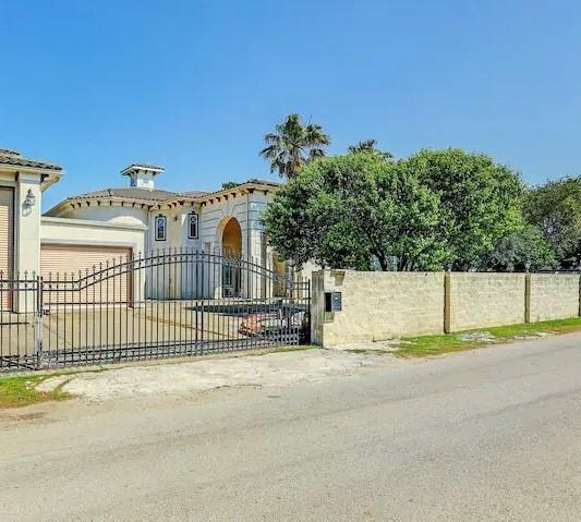 Primary Photo - 135 1st St