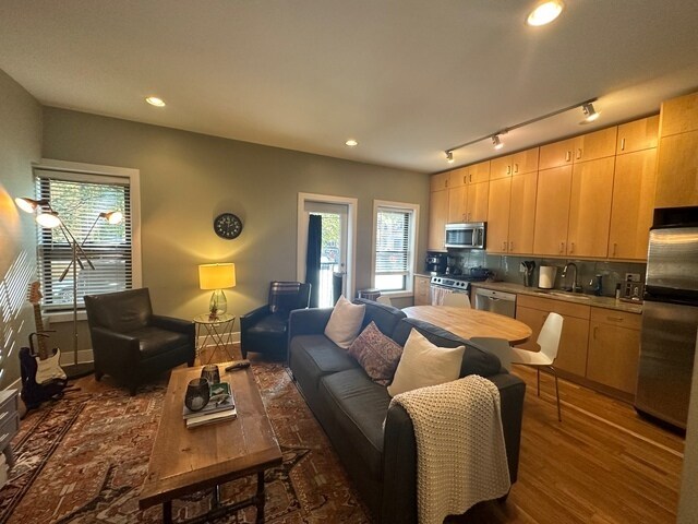 Building Photo - 1958 W Byron St