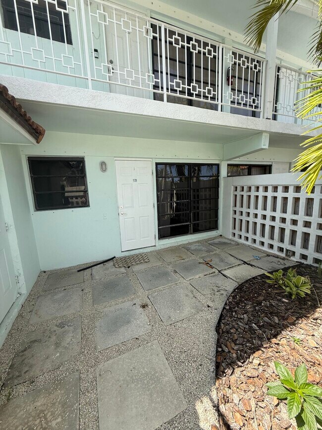 Foto del edificio - 2613 NE 28th Ct