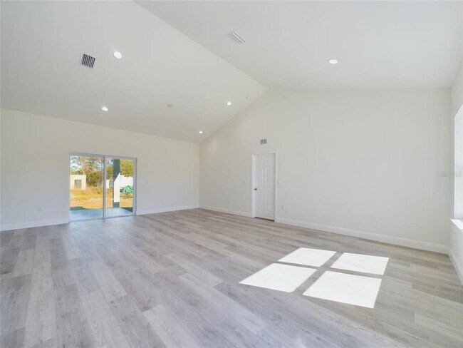 Foto del edificio - 2627 SW 154th Place Rd