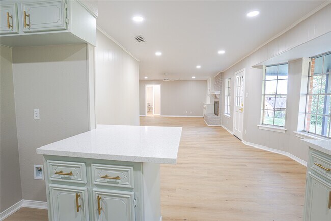 Foto del edificio - 1601 Westwind Dr