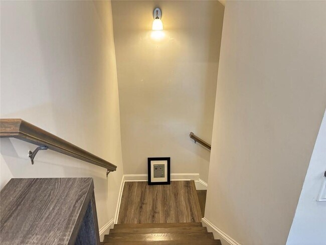 Foto del edificio - 7866 Laurel Crest Dr