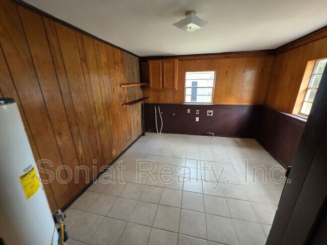 Foto del edificio - 4917 Iberville St