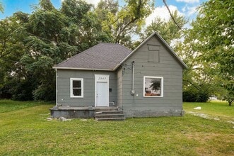 Building Photo - 2347 N Lyon Ave
