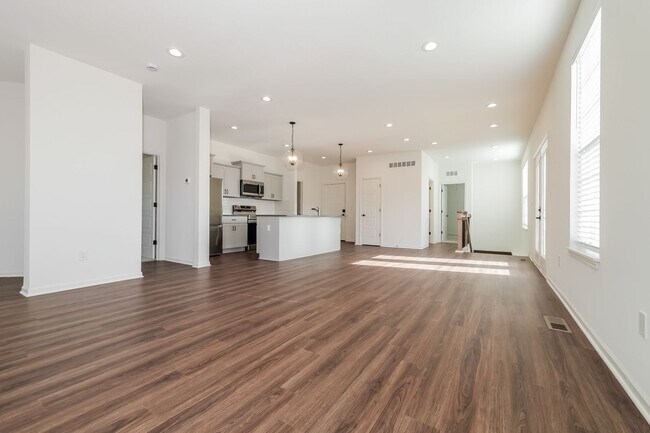 Building Photo - 15813 Riley St