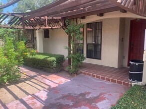 Building Photo - 7326 Putter Ln