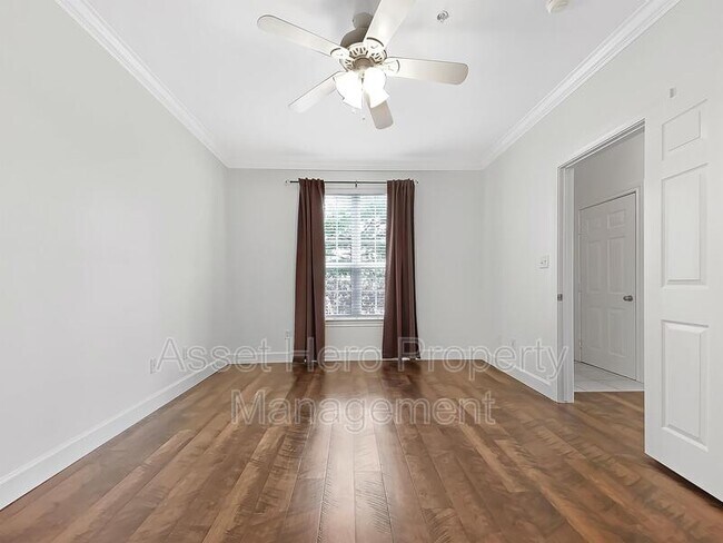 Foto del edificio - 801 Luther St W