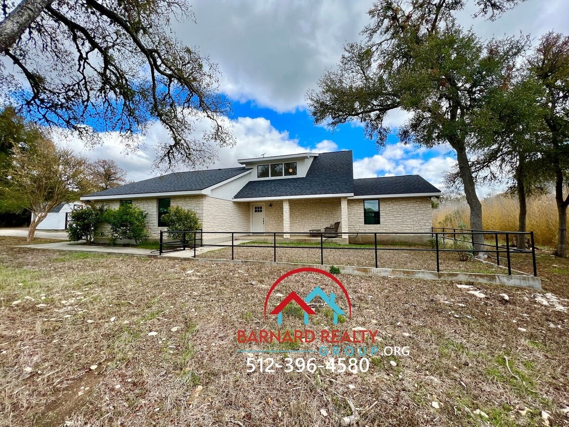 Foto principal - Country Living At It's Finest!