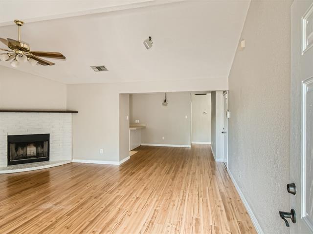 Foto del edificio - 403 Hollyberry Dr
