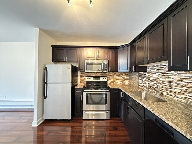 Foto del edificio - 1518 N Dearborn Pky