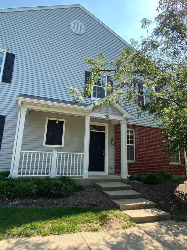 Building Photo - 201 Springbrook Trail S