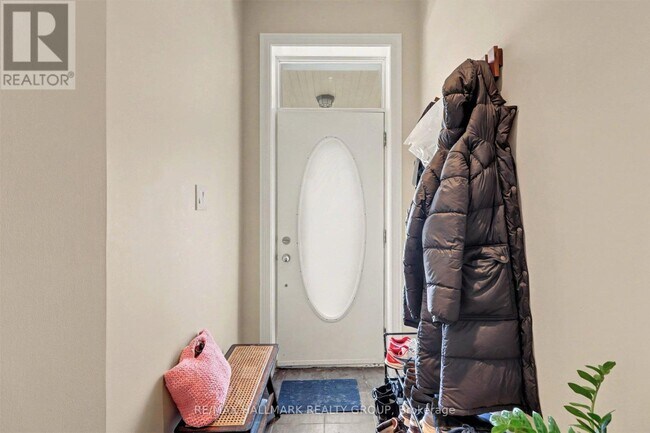 Building Photo - 34 Lewis St