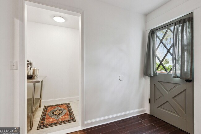 Foto del edificio - 208 Bishop Cir