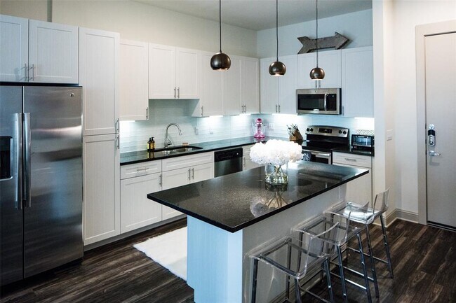 Foto del edificio - 7606 Inwood Rd