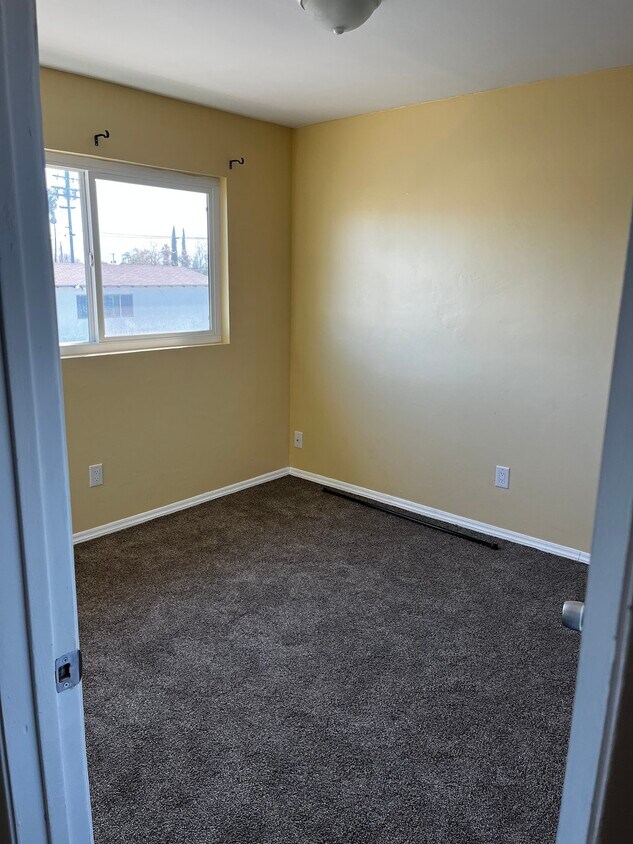 Building Photo - 1409 Lincoln Street, Unit D