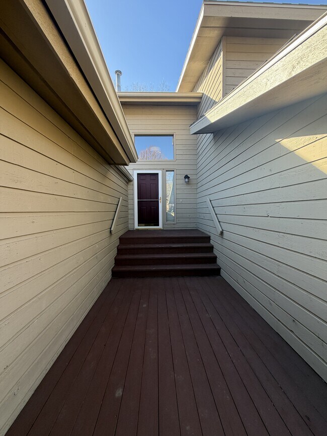 Foto del edificio - 3346 Racquet Club Dr