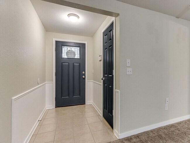 Foto del edificio - Super clean and updated!