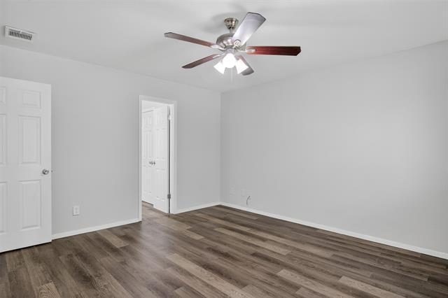 Building Photo - 534 Canary Ln