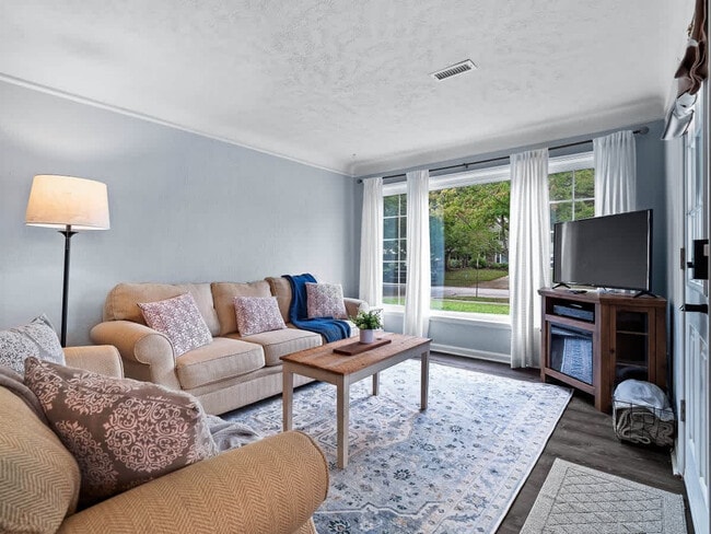 Building Photo - 6771 Greenleaf Ave