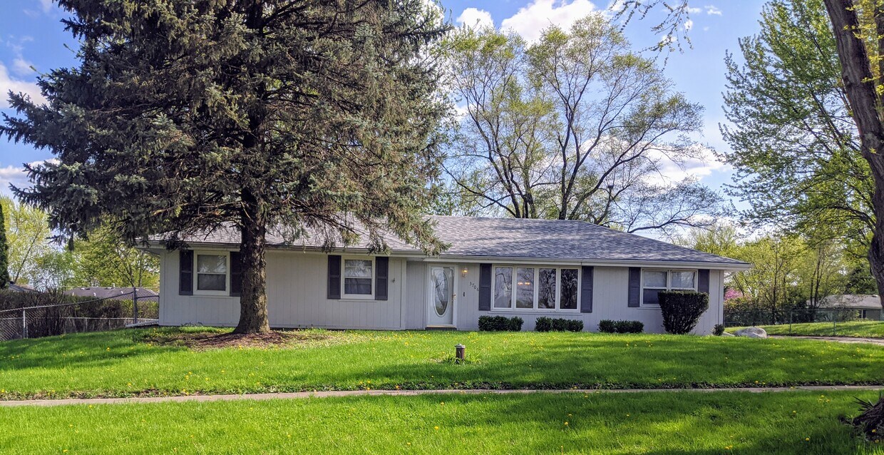 3706 Theodore St, Joliet, IL 60431 House Rental in Joliet, IL