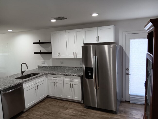 Foto del edificio - 2138 W Madison St